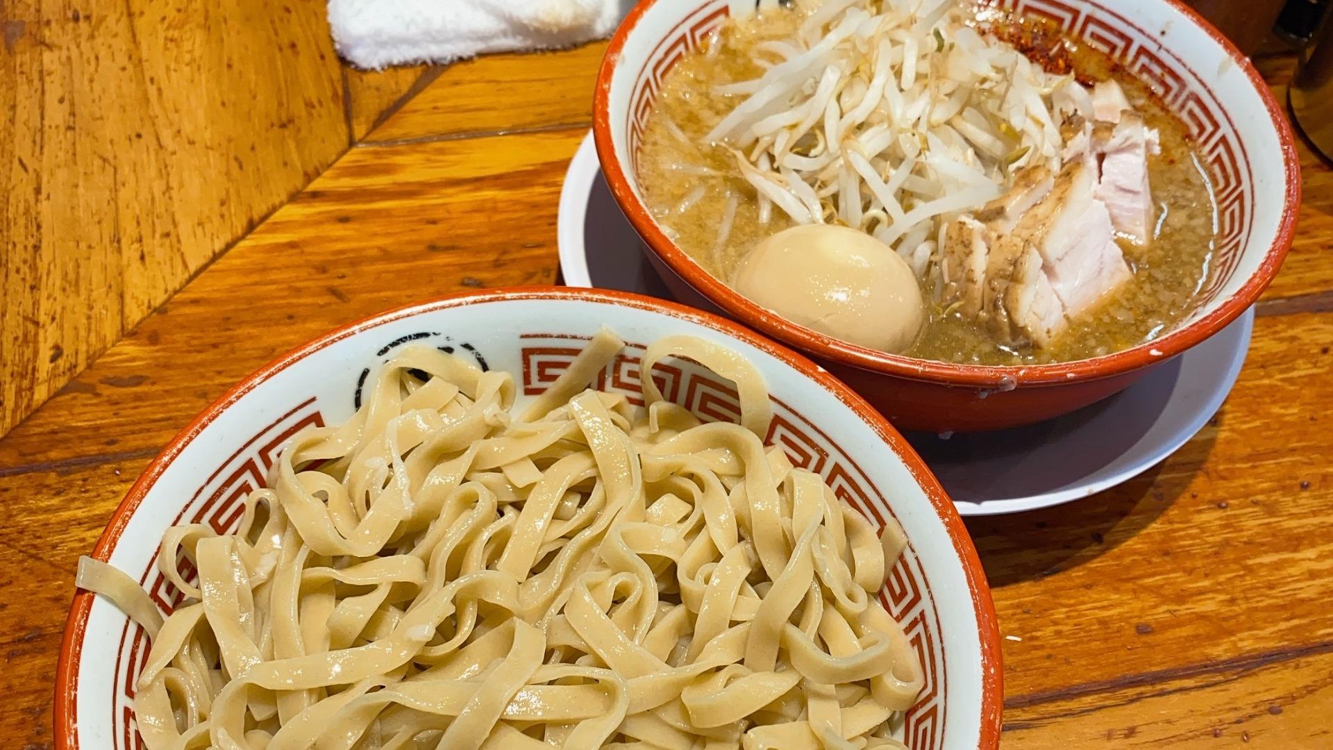 ラーメンバリ男の真実！二郎系との違いや注文コール・中毒性を徹底解剖