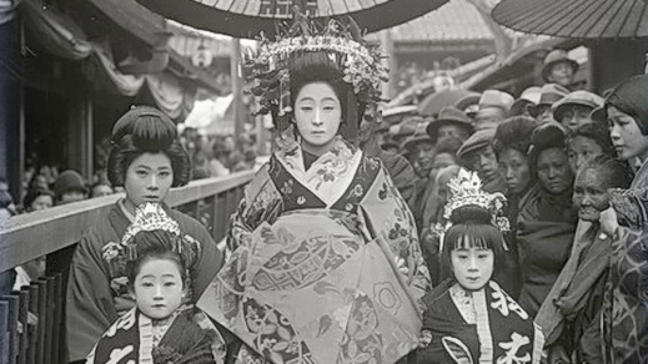 花魁の実物写真は本当に美人か？幕末明治の古写真と吉原の真実