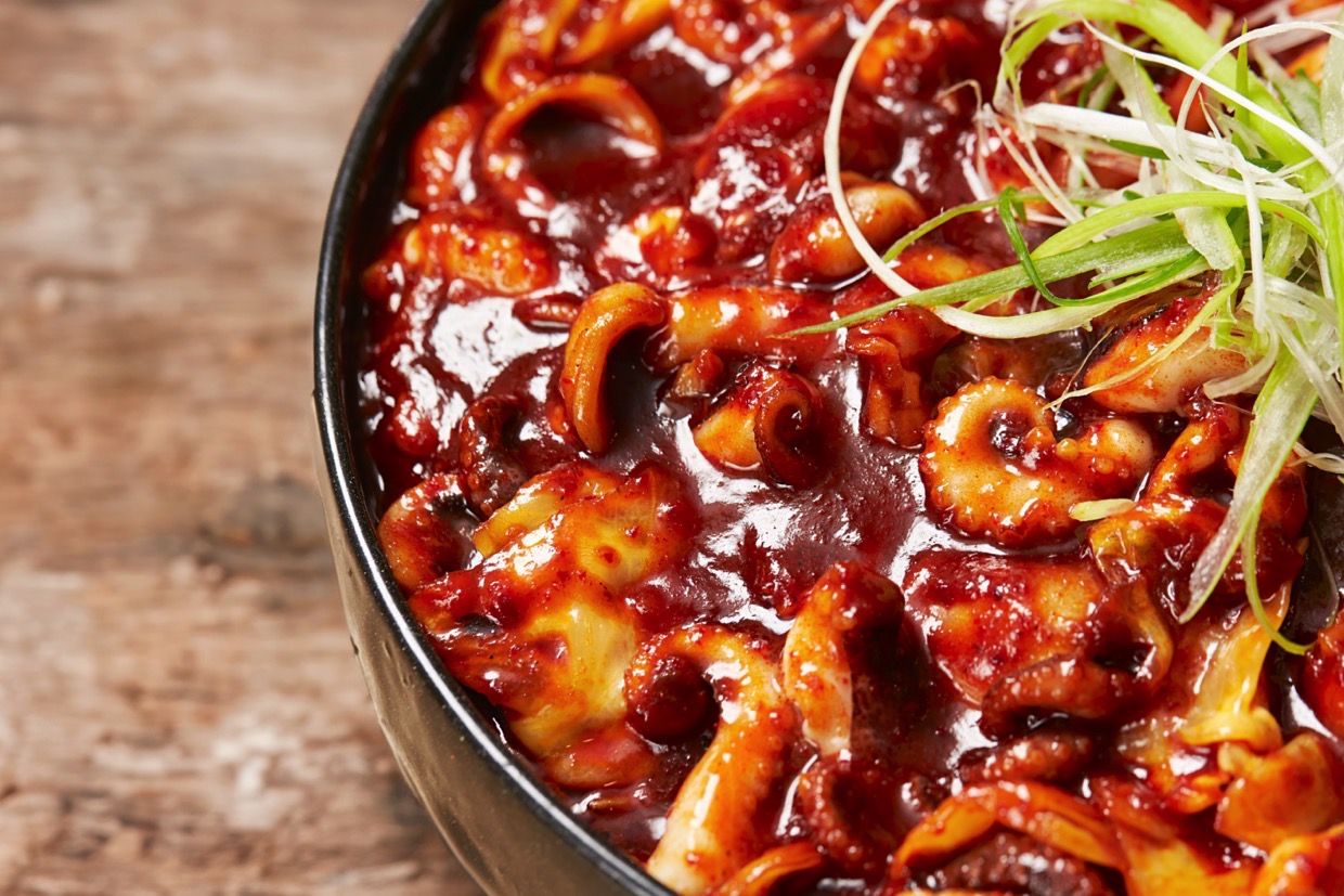 韓国タコ料理の沼！サンナッチの危険性と激辛ナッコプセ人気の真相