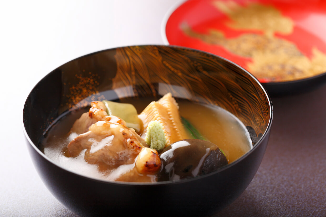 金沢の至宝「治部煮」の謎と本格レシピ｜すだれ麩と鴨肉が魅せる極み