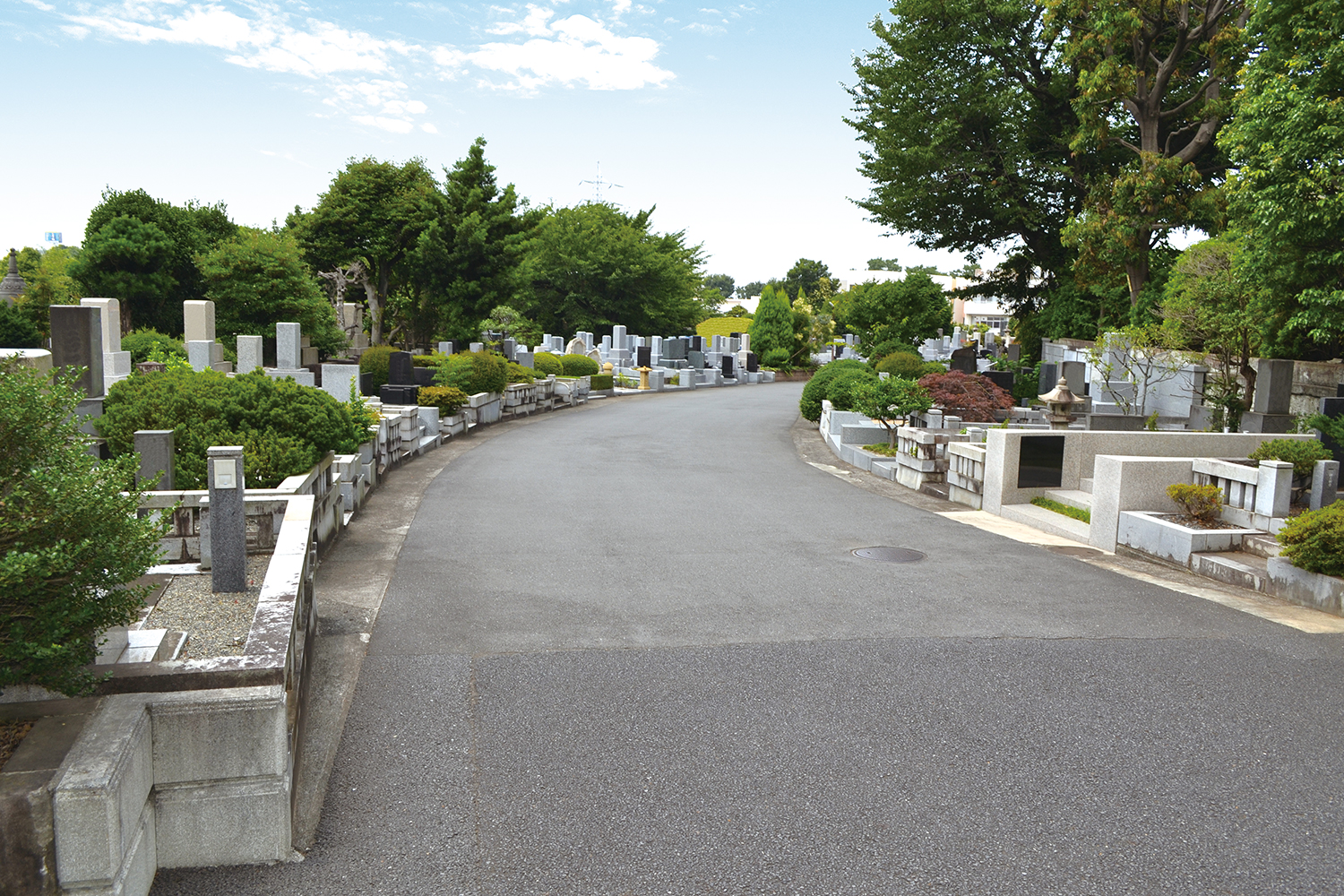 築地本願寺和田堀廟所の全貌と2026年最新事情【偉人が眠る理由】