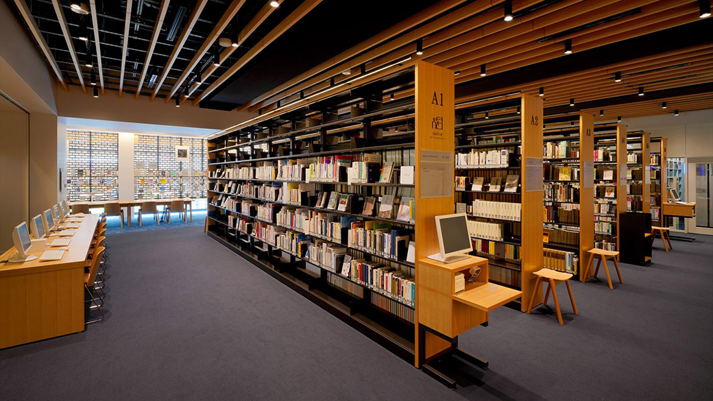 神奈川県立図書館の新本館を徹底解剖！座席予約やカフェの真相